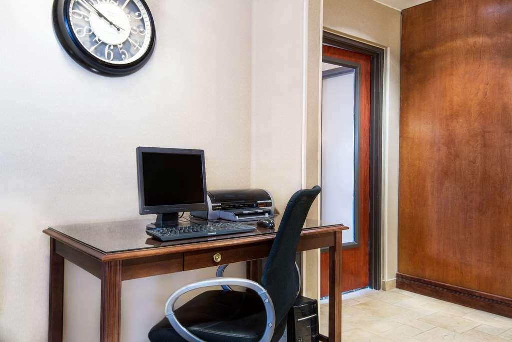 Travelodge By Wyndham Pueblo Udogodnienia zdjęcie